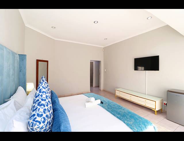 5 BEDROOM HOUSE TO LET IN WINSTON RIDGE